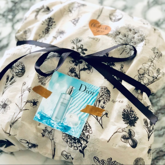 Let Me Make Your Purchase Special! 🥂🖤✨ - Picture 6 of 16